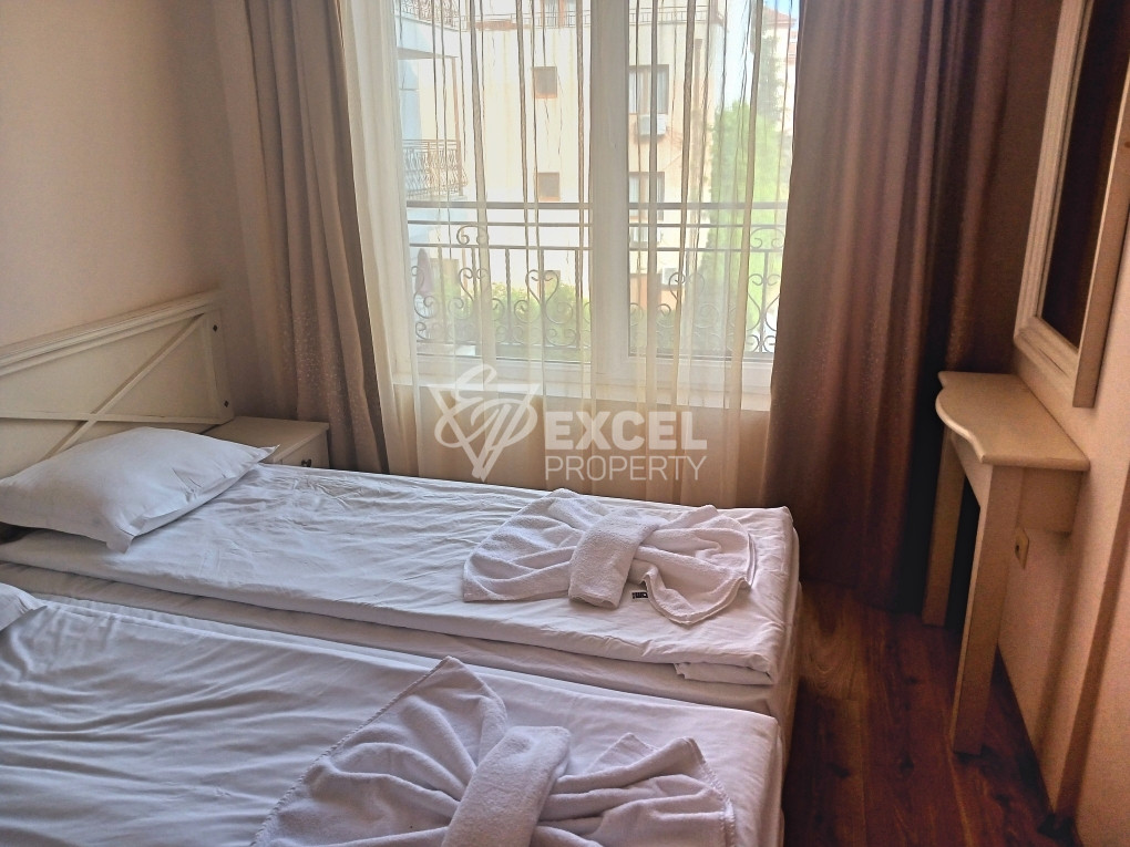 One-bedroom property with pool view-Down Park complex