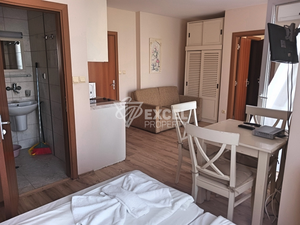 One-bedroom property with pool view-Down Park complex
