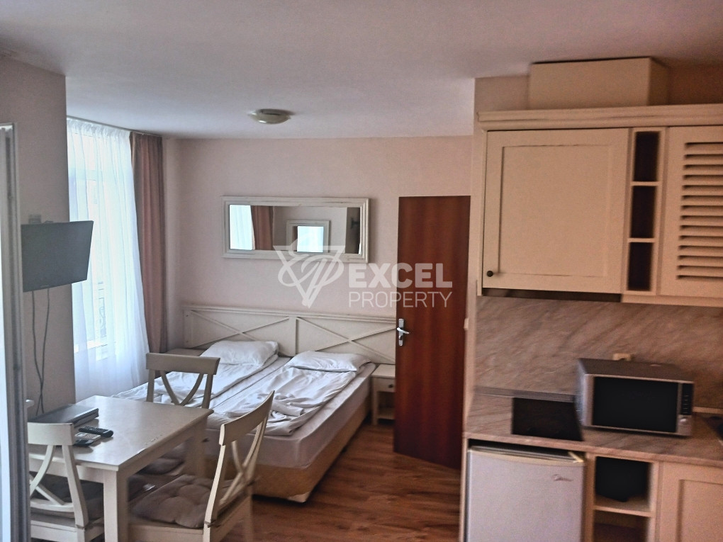 One-bedroom property with pool view-Down Park complex
