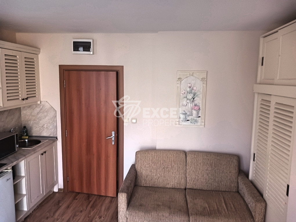 One-bedroom property with pool view-Down Park complex