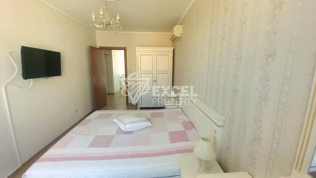 One-bedroom property in Down Park complex with pool view