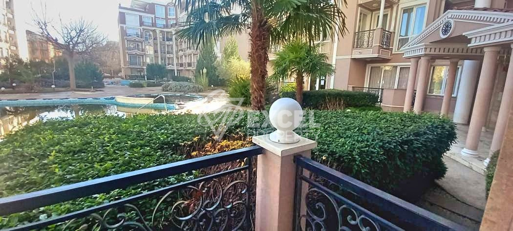 Stylish property with jacuzzi  in Izida Palace 1 complex