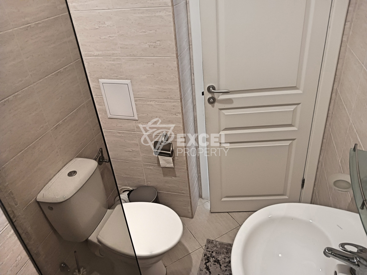 One-bedroom, furnished property in the Cacao Beach area