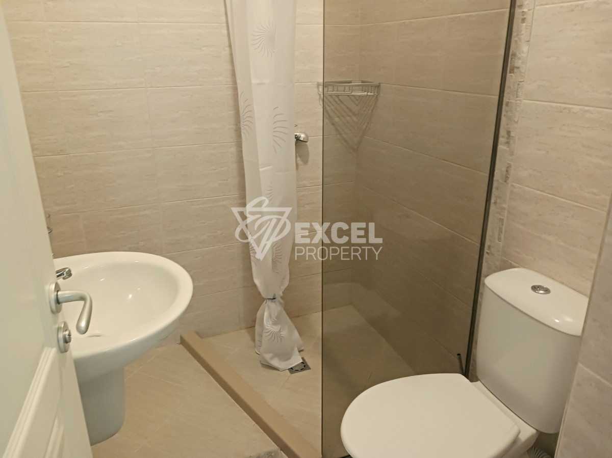 One-bedroom, furnished property in the Cacao Beach area