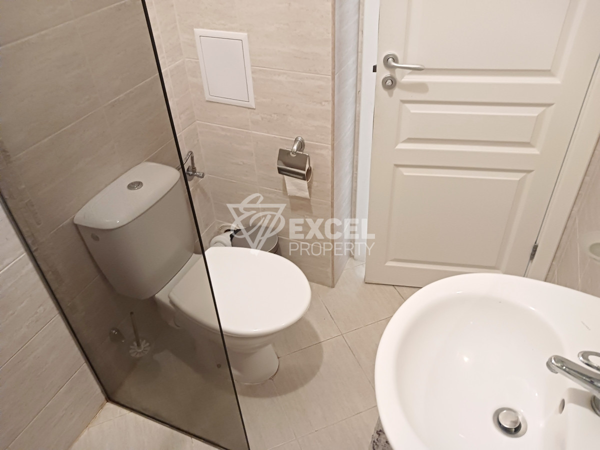 One-bedroom, furnished property in the Cacao Beach area