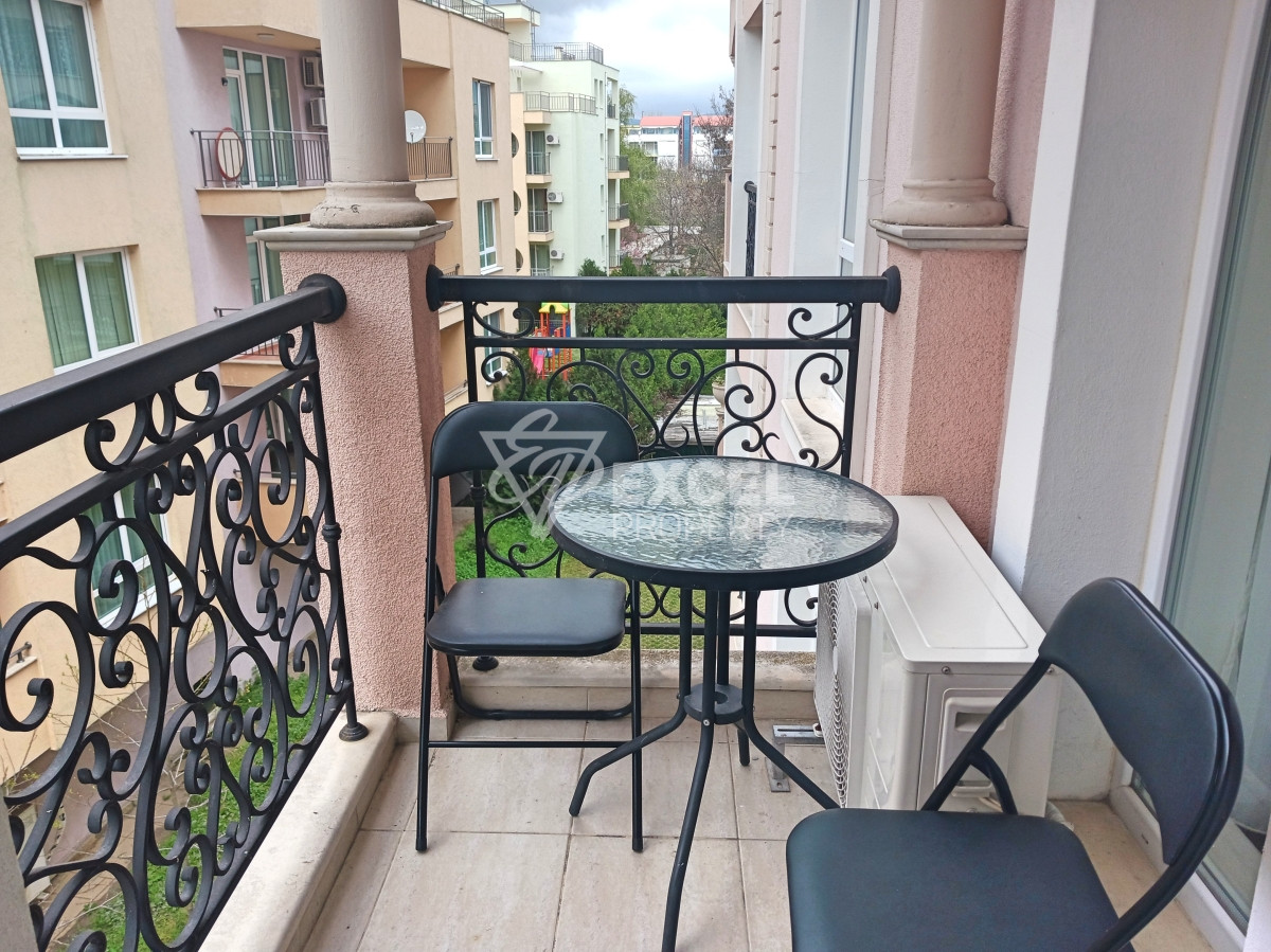 One-bedroom, furnished property in the Cacao Beach area