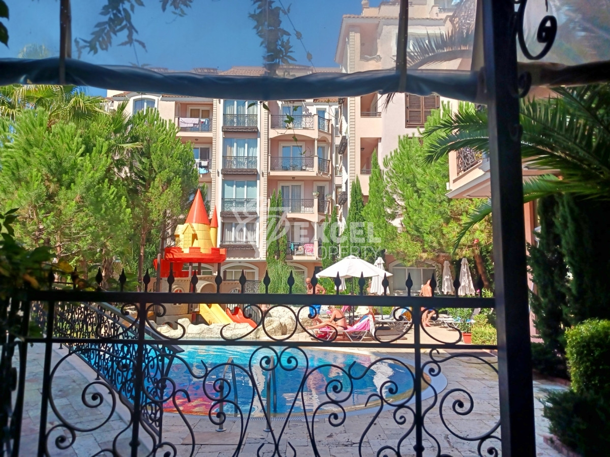 One-bedroom, furnished property in the Cacao Beach area