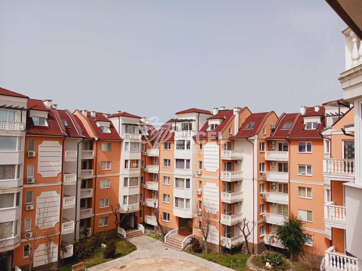 Spacious property - maisonette, in the Sea Diamond complex