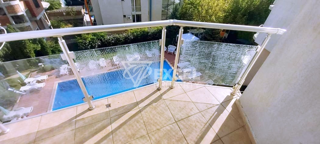 One-bedroom furnished property in Saint Vlas-sea view