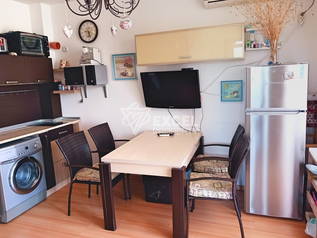 Two-bedroom furnished apartment with two terraces-Sunny Day 6