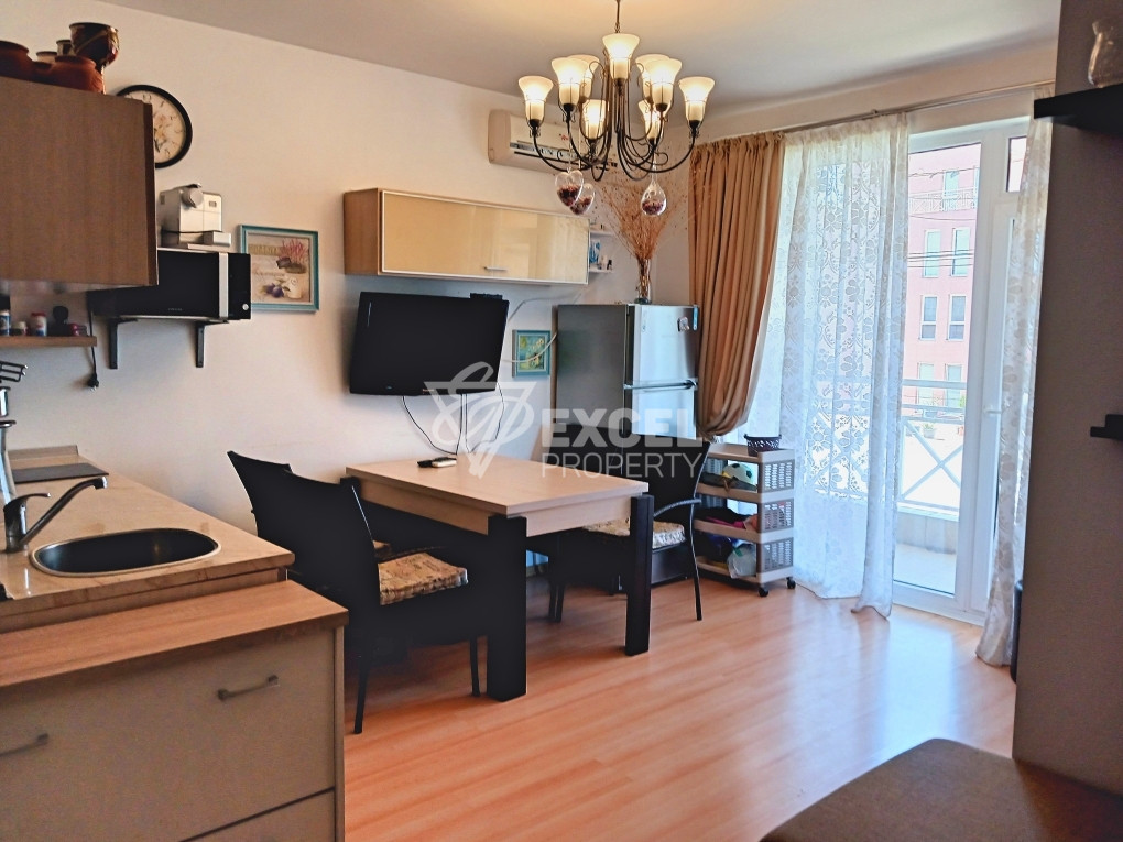 Two-bedroom furnished apartment with two terraces-Sunny Day 6