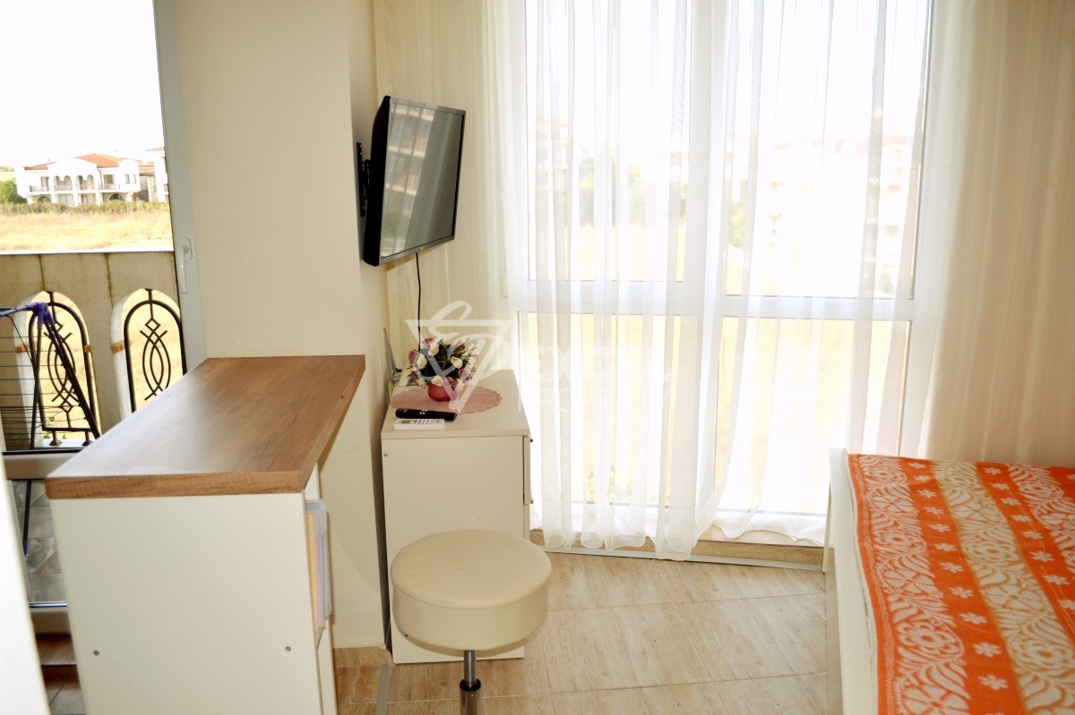 Cozy studio with furniture in Ravda